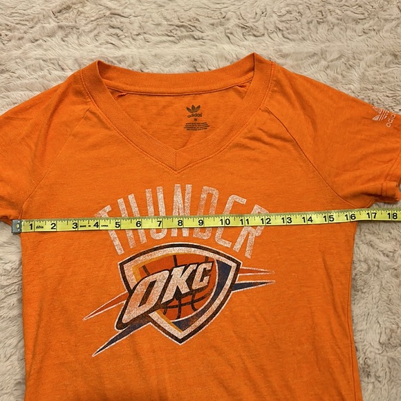OKC Thunder size M short sleeve adidas tee - Picture 5 of 10